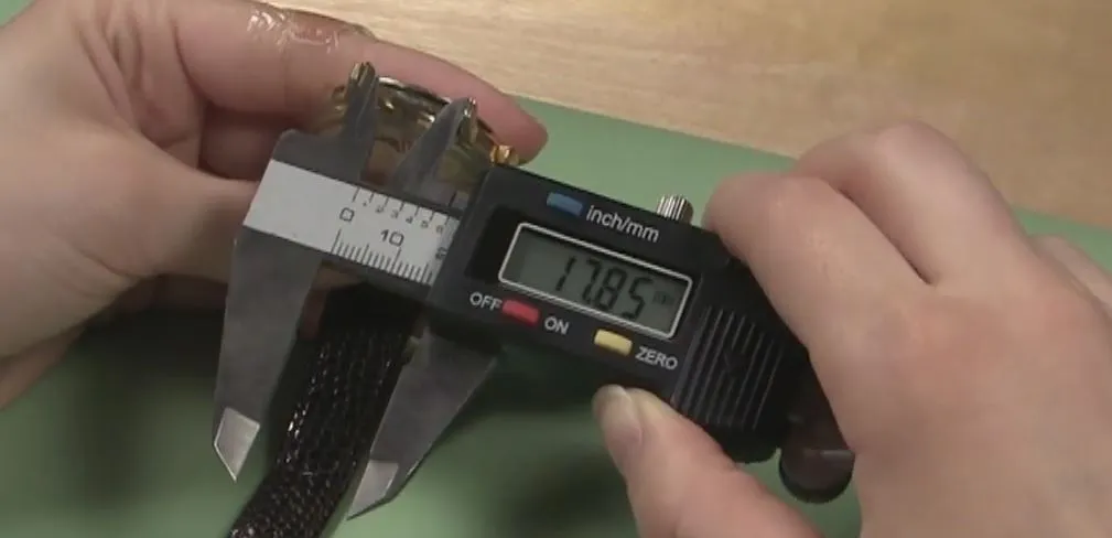 چگونه سایز دقیق خار فنری را با کولیس، گیج یا اندازه‌گیری دستی تعیین کنیم؟