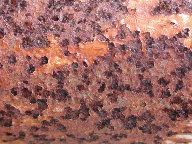 رایج‌ترین انواع خوردگی / زنگ زدگی در پیچ و مهره  خوردگی حفره‌ای