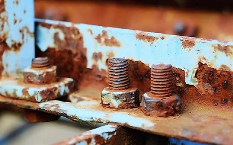علت زنگ زدگی پیچ و مهره