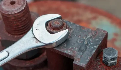 علت زنگ زدن پیچ و مهره، بررسی روش‌های جلوگیری و خرید پیچ مقاوم